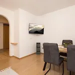 Huber Апартаменты *